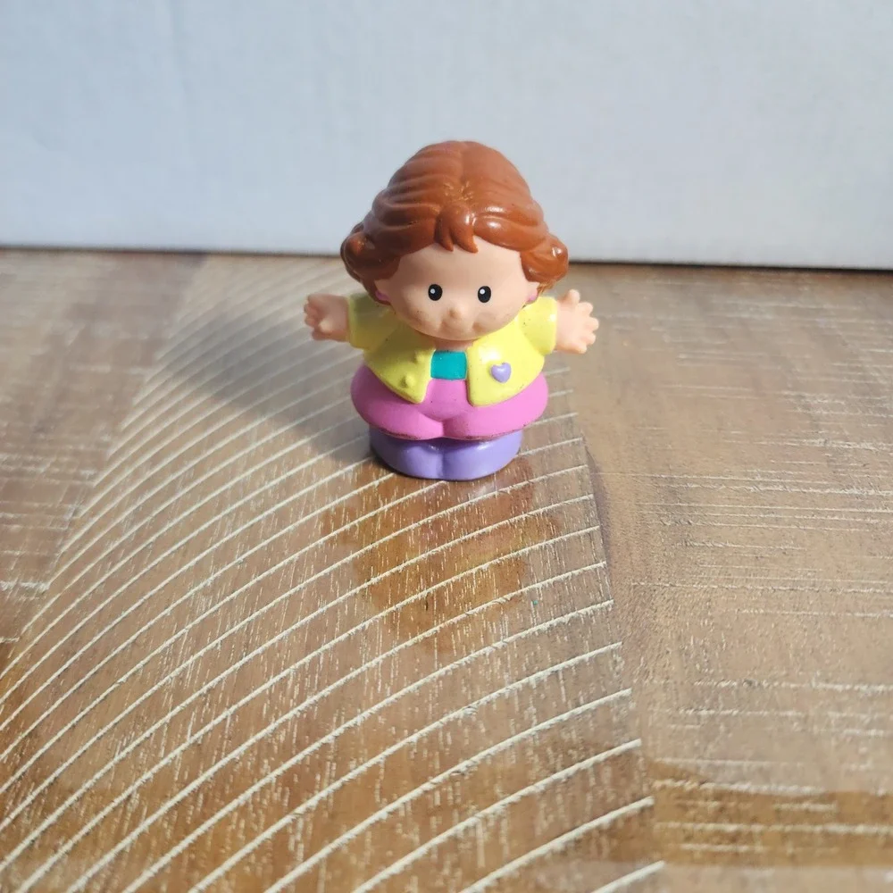 Fisher Price Little People Girl Figure Brown Hair Heart Clip Yellow Pink 1997